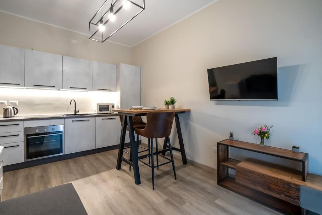 Kasia's Place - Citta Studi Apartment